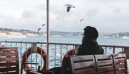 开云网站-T1新人选手表现抢眼，t1新人中单